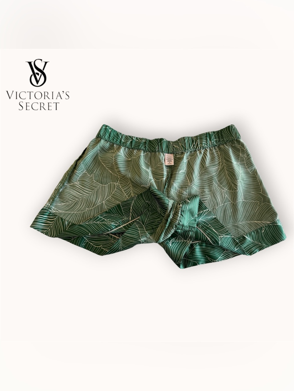 🛍️FINAL PRICE🛍️ Victoria's Secret Green Leaf Satin Cami & Shorts Pajama Set - Picture 6 of 9